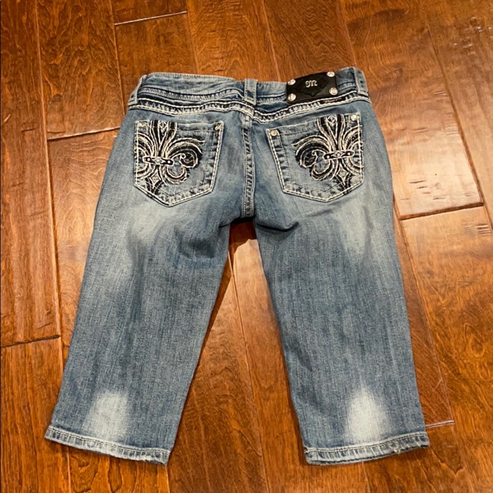 🔴 - Miss Me Cropped Jean Shorts